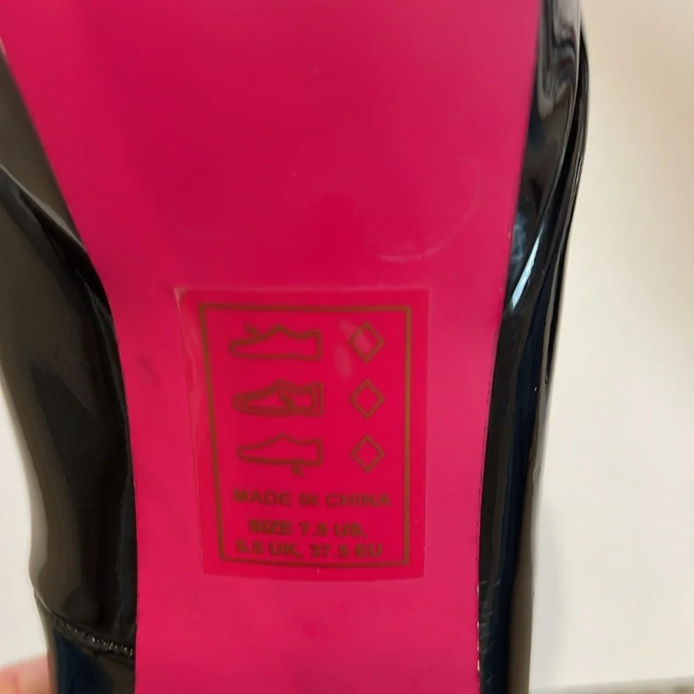 Signature Sole Black Patent Pink Bottom‎ Platform Heels 7.5